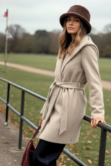 Abrigo corto capucha