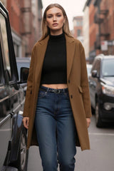 Abrigo largo con solapa botón contraste