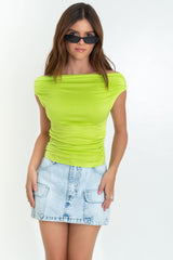 Blusa ajustada con plisados hombros descubiertos