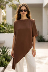 Blusa asimétrica con hombreras