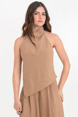 Blusa halter asimétrica fit fluido escote espalda