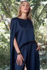 Blusa una manga con hombreras