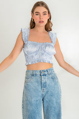 Crop top satinado plisado tirantes con olanes