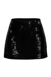 Falda corta de lentejuelas, fit ajustado y cintura alta elástica.