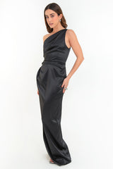 Maxi vestido satinado un hombro con plisados