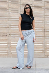 Pantalón de rayas nudo frontal