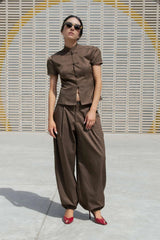 Pantalón fit barrel con pinzas