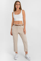 Pantalón fit recto con raya cinturón en contraste