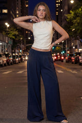 Pantalón fluido wide leg con pinzas