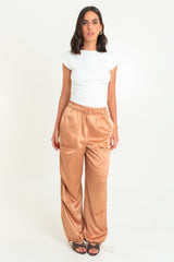 Pantalón parachute satinado de cintura alta elástica