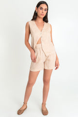 Short corto de lino fit recto con pinzas