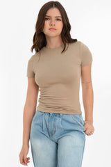 Top básico ajustado de cuello redondo