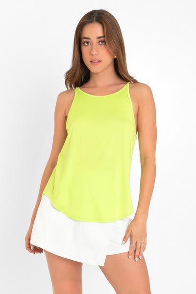 Top de cuello halter sin mangas, tirantes finos, bajo curveado y silueta ligeramente oversized.