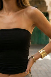 Top tubo de fit ajustado y escote recto.