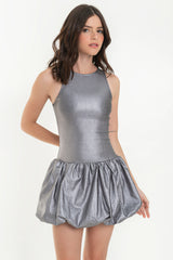 Vestido corto globo metalizado sin mangas