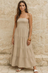 Vestido maxi strapless de olanes cut out espalda